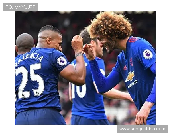 曼联官方社交媒体为费莱尼和斯莫林送上生日祝福庆祝他们的特别日子